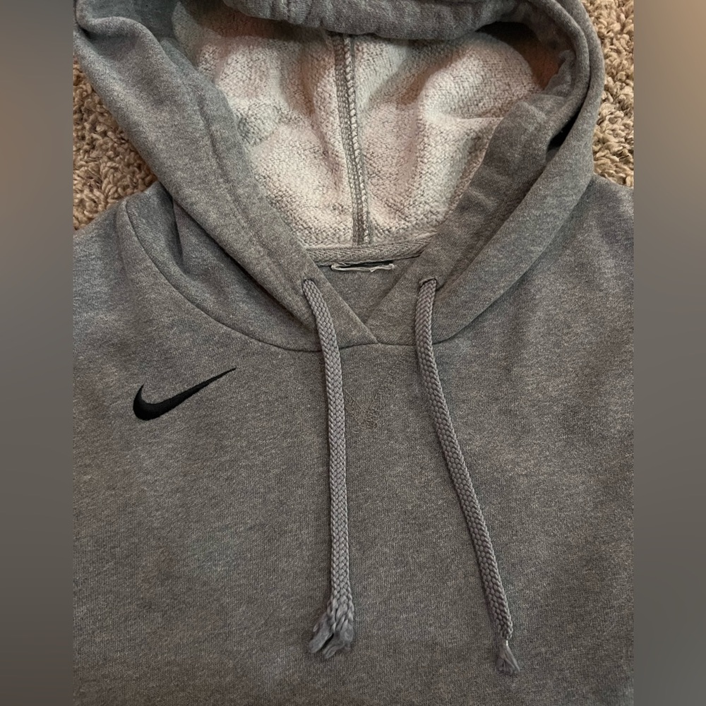 nike hoddie - Picture 3 of 3
